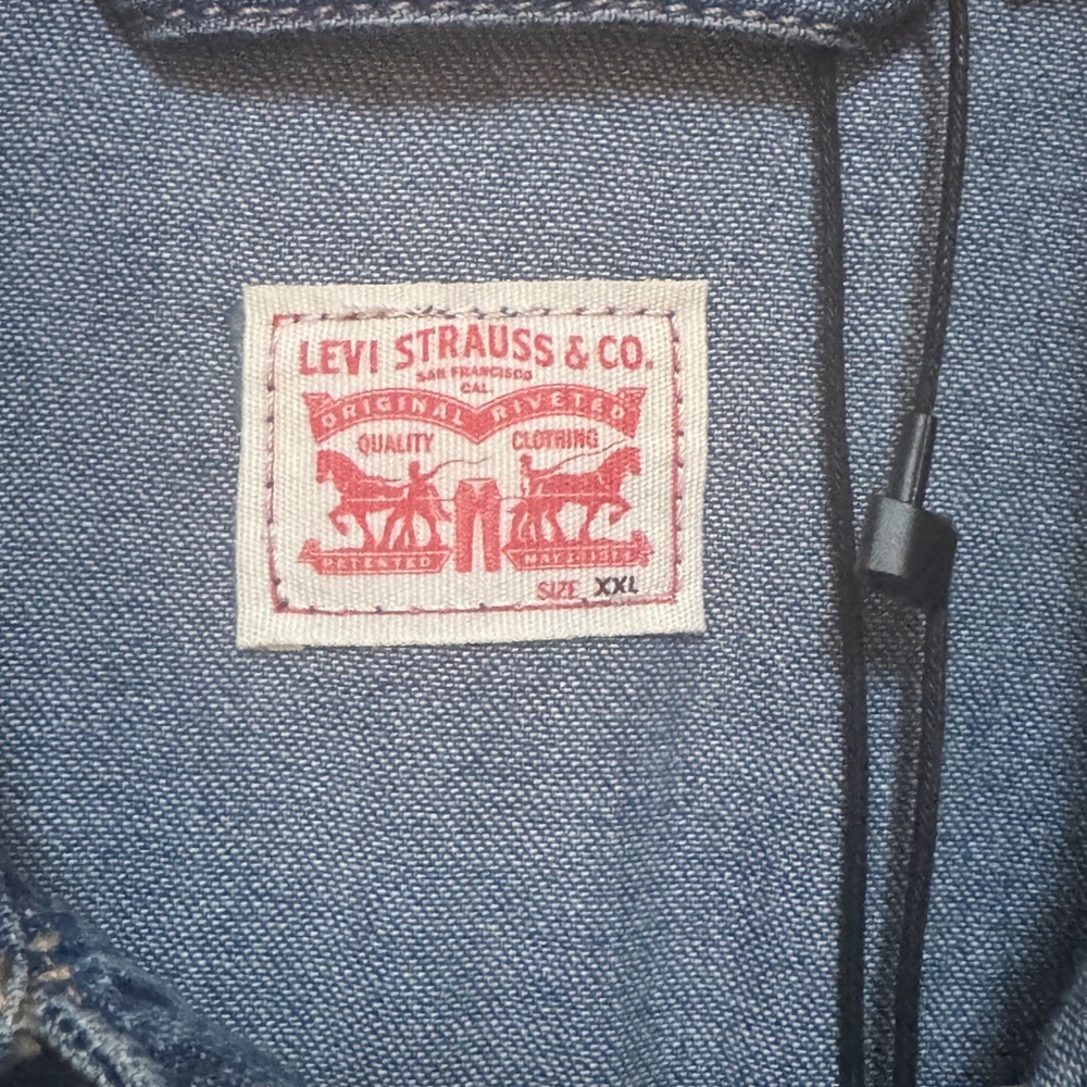 Levi's Women’s Blue Denim Jumpsuit NWT - Picture 2 of 8